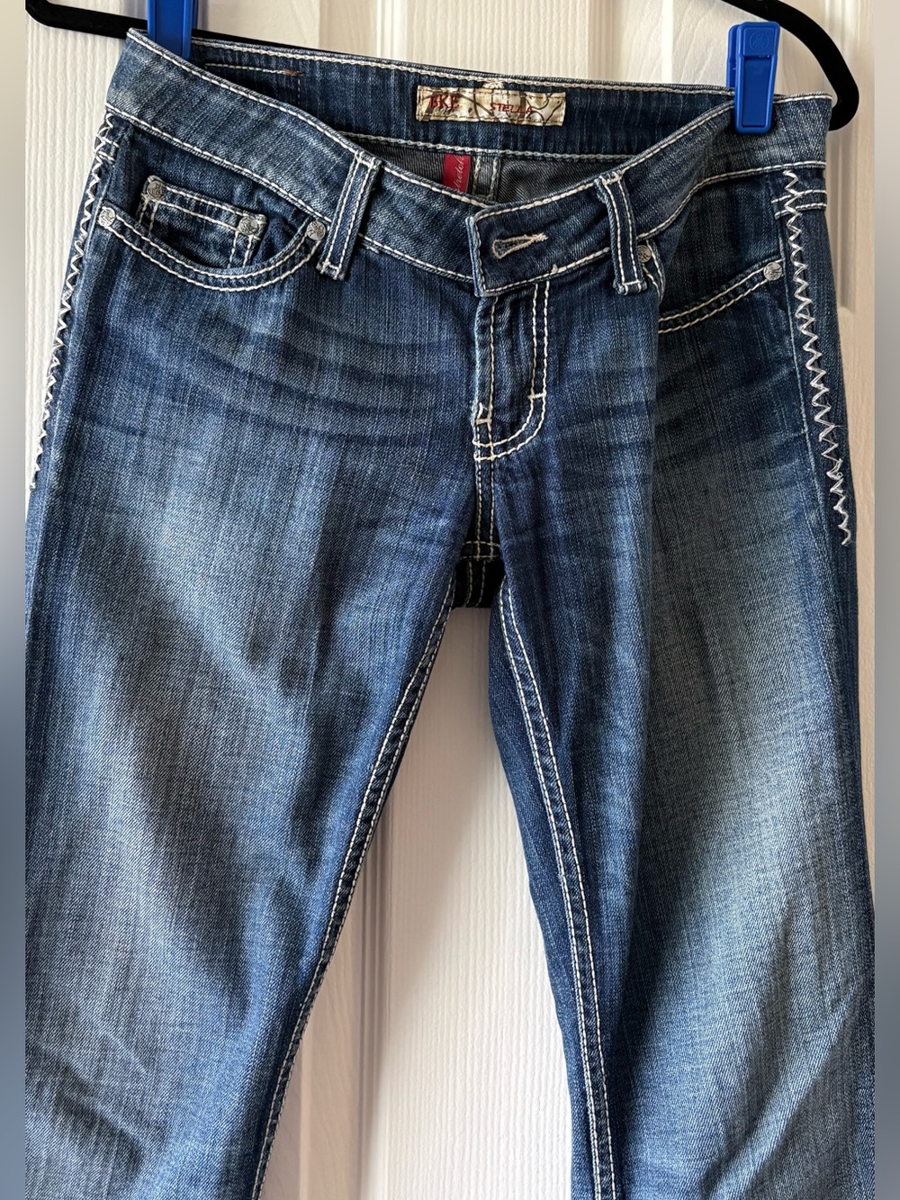 BKE Stella Stretch Women's Medium Blue Bootcut Jeans with White Stitching
